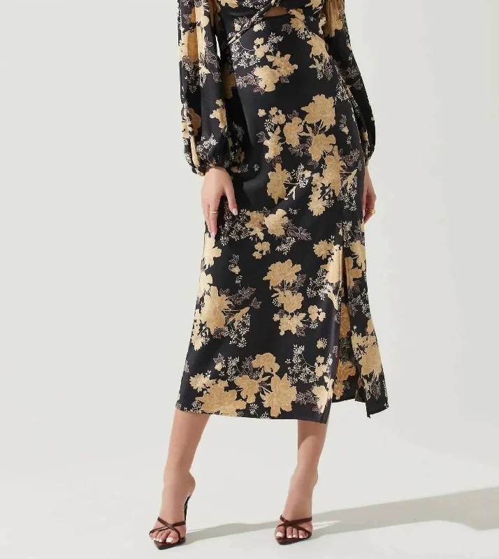 chic shift dressSuzy Floral Dress In Black